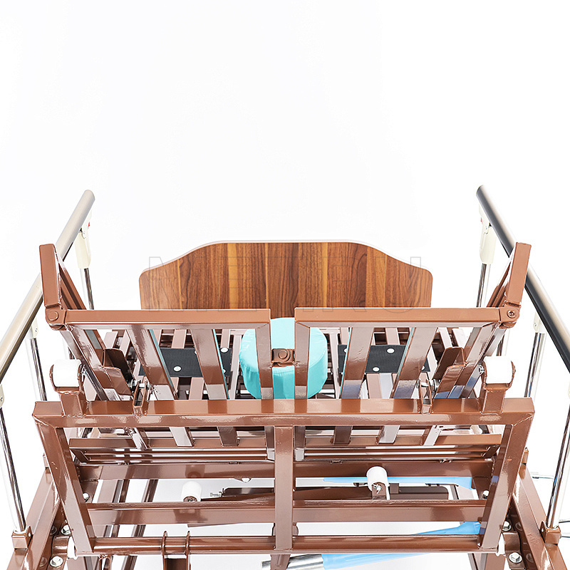 МЕТ REMEKS Медицинская кровать для ухода за лежачими больными с  переворотом, туалетом и матрасом МЕТ