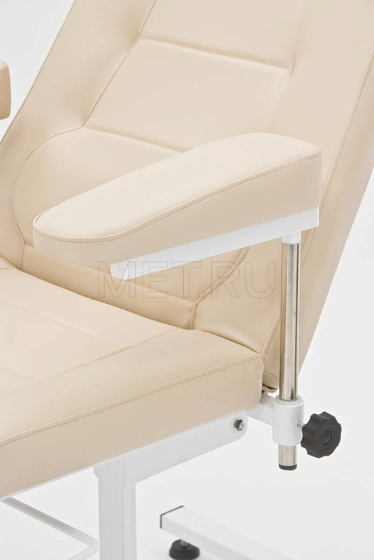 Оптимум Косметологическое кресло трехсекционное MET