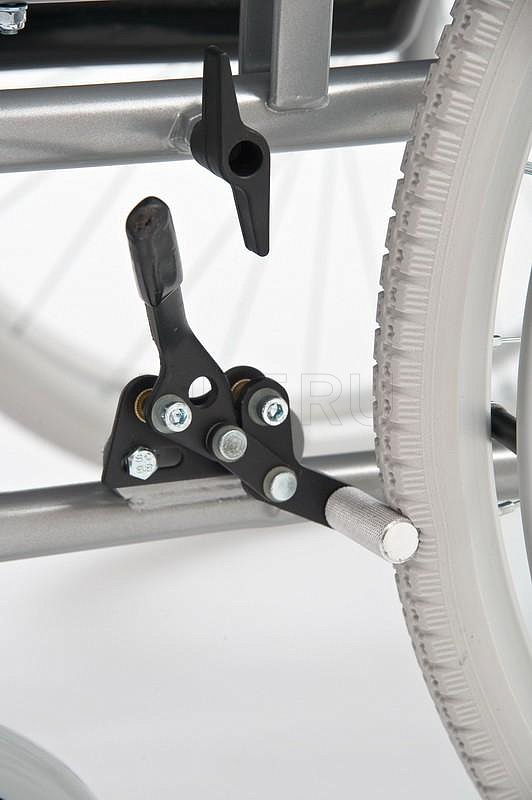 Vermeiren 9300 (Бельгия) Кресло-коляска с санитарным оснащением ширина сиденья 53 см MET