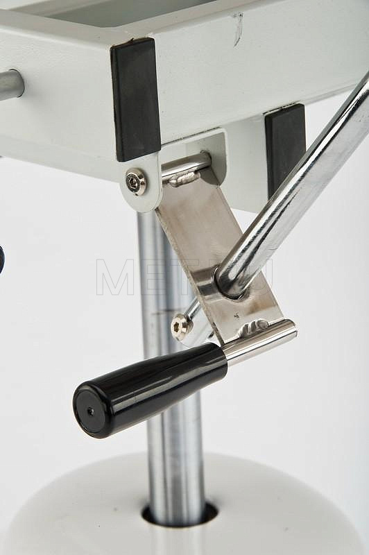 СЕ-2 (КО-191) Педикюрное кресло с гидроприводной регулировкой высоты MET