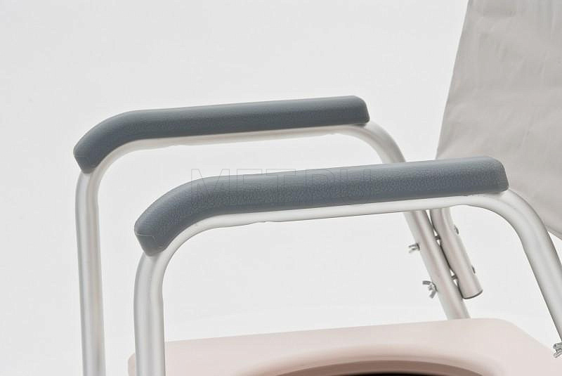 FS699L Кресло-коляска с санитарым оснащением MET