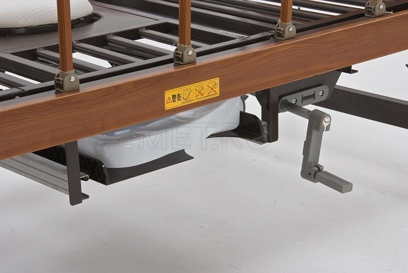 УG-5 Кровать с туалетом для лежачих больных. Снята с производства - вместо нее кровать УG-5 NEW MET