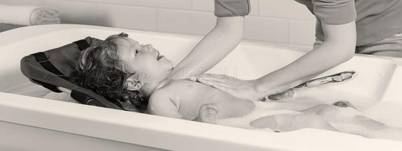 Otto Bock Robby & Hubfix Детское подъемное устройство для ванны с подставкой для купания, 310*430 (размер 2) от производителя