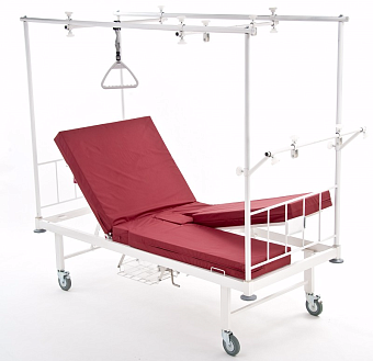 Кровать с раздельными ножными секциями, тр. рамой и туалетом