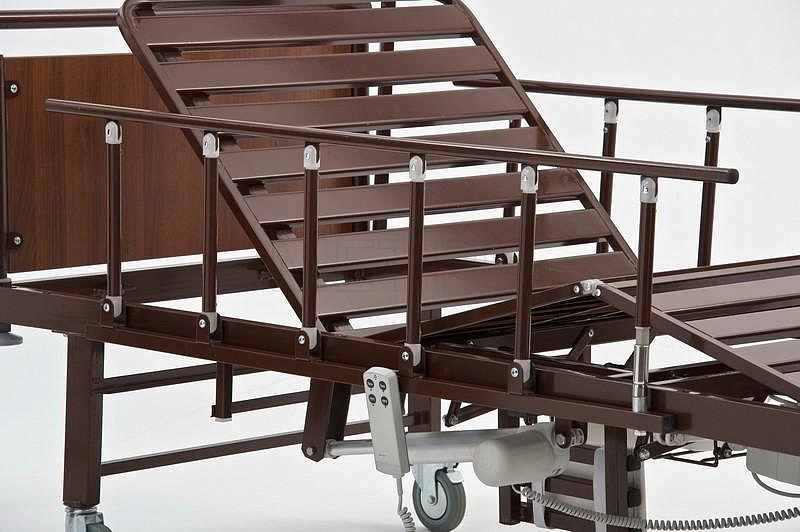 Гамма-3 Кровать электрическая медицинская c электроприводным туалетом.