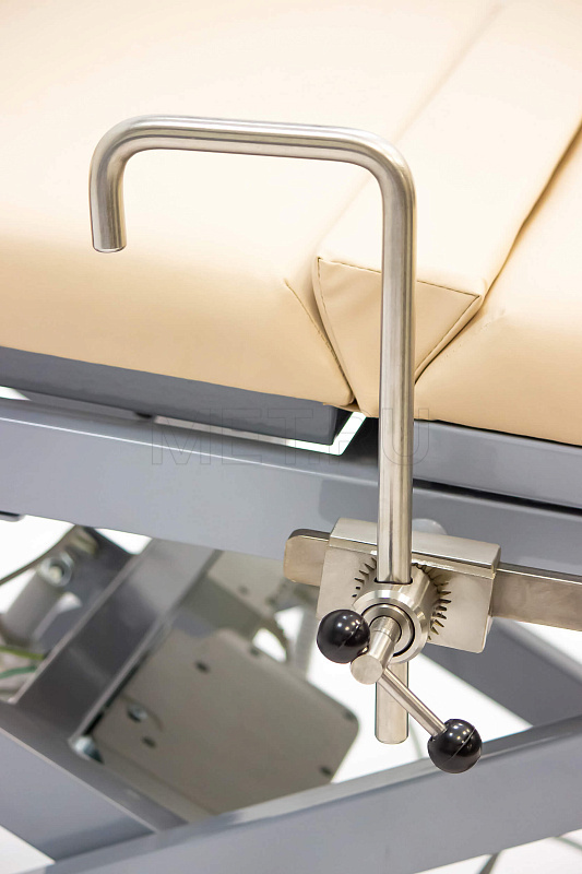 МЕТ KR 16 Гинекологическое кресло-кровать с электроприводом и со стулом для врача в комплекте МЕТ