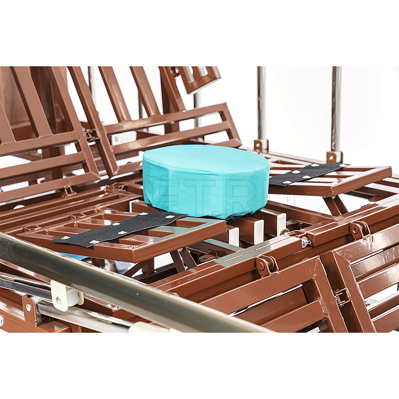 МЕТ РЕМЕКС (REMEKS) Медицинская кровать для ухода за лежачими больными с переворотом, туалетом (без матраса) — расположение ручек управления слева