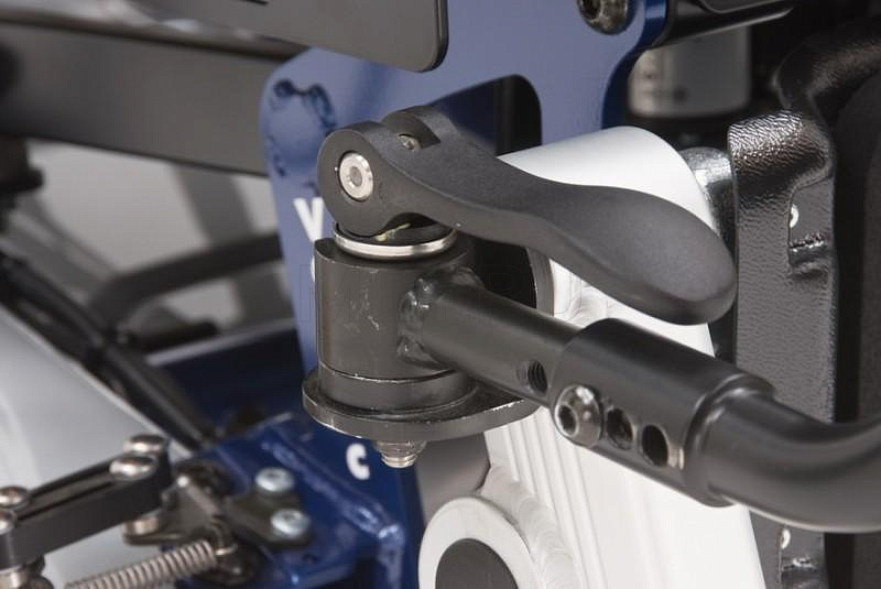 Invacare DRAGON Кресло-коляска с электроприводом и вертикализатором MET