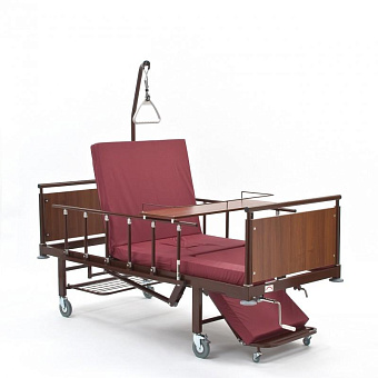 Кровать кресло  для лежачих больных  с туалетом и столиком, складные ограждения