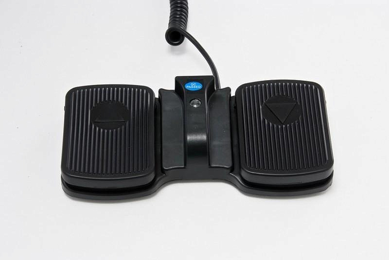 Кресло гинекологическое с регулировкой высоты , на электроприводе, цвет- белый