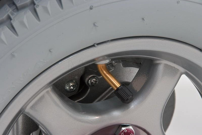 LK 1008 Кресло-коляска электрическое переднеприводное МЕТ