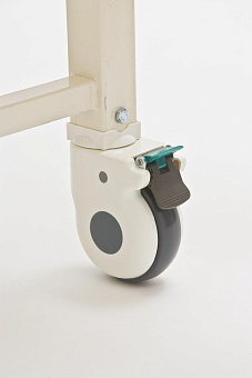 Четырехсекционная кровать для лежачих больных с электроприводом