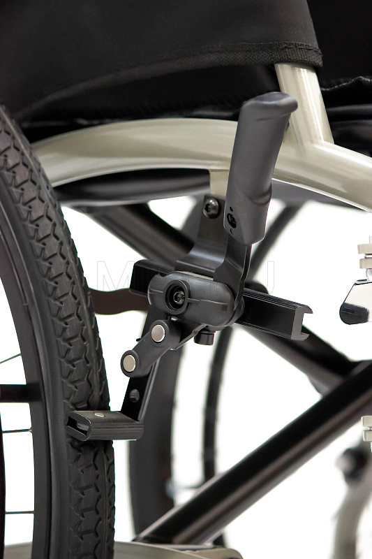 MET FLY 300 Кресло-коляска инвалидная алюминиевая, облегченная от производителя