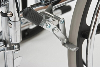 Кресло-коляска инвалидная со съемными поручнями и подножками