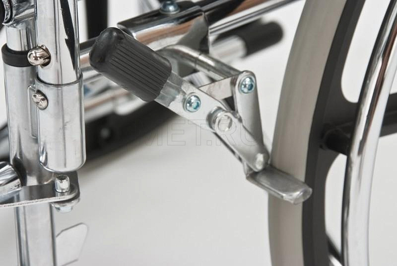 1618C0303-46 ( Mag ) Кресло-коляска инвалидная со съемными поручнями и подножками МЕТ