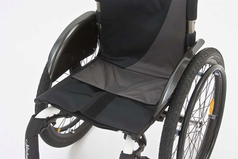 Kuschall R-33, Швейцария Kресло-коляска активного типа МЕТ