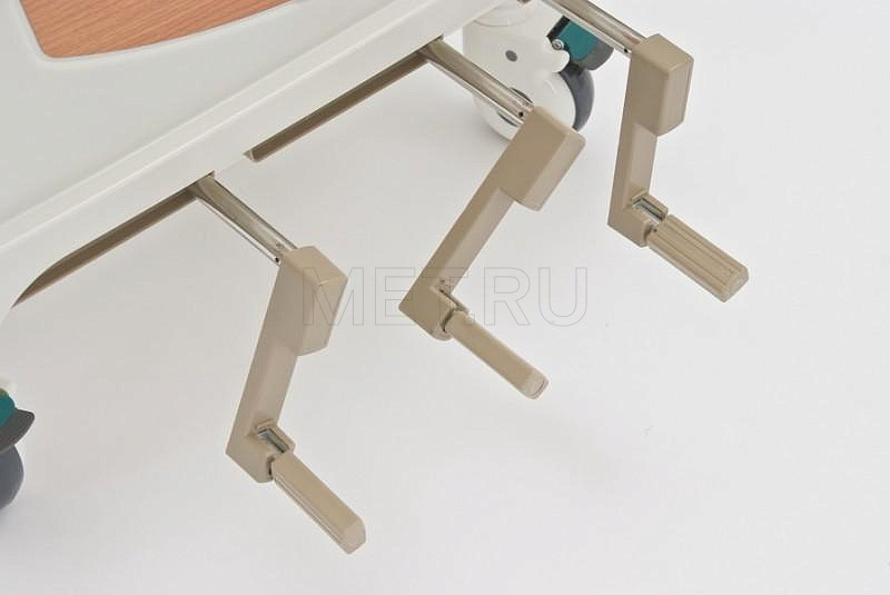 E-31 (Сигма-31) Медицинская кровать с механической регулировкой по высоте MET