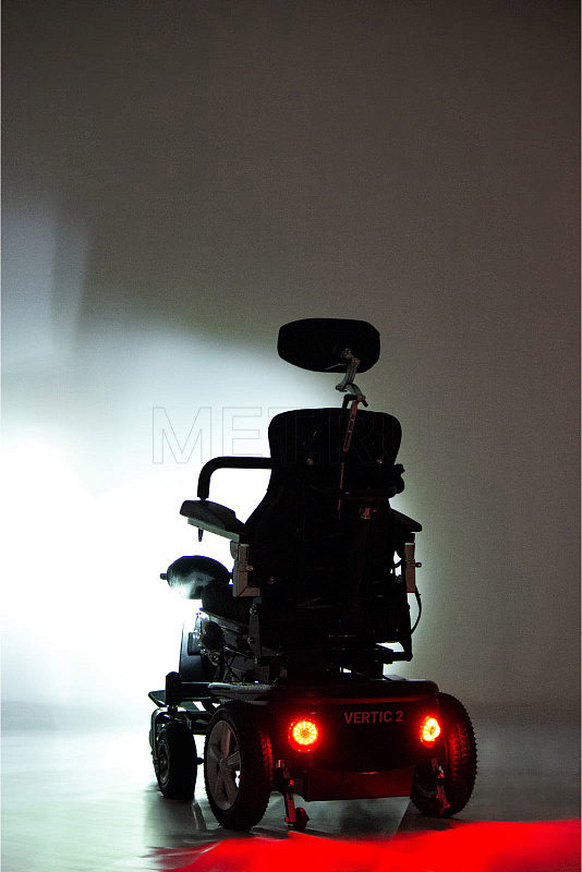 Y MET VERTIC 2 Кресло-коляска с вертикализатором и подъемным сидением