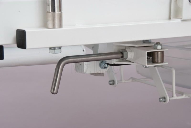 КМФ 943 WHITE WC Кровать медицинская для лежачих больных MET