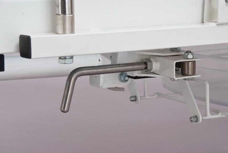КМФ 943 WHITE WC Кровать медицинская для лежачих больных MET