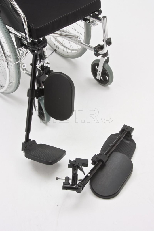FS 250 LCPQ-41 Кресло-коляска с подъемными подножками, различные размеры, без подушки