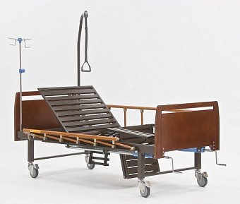 Медицинская кровать с туалетом и положением кардиокресло