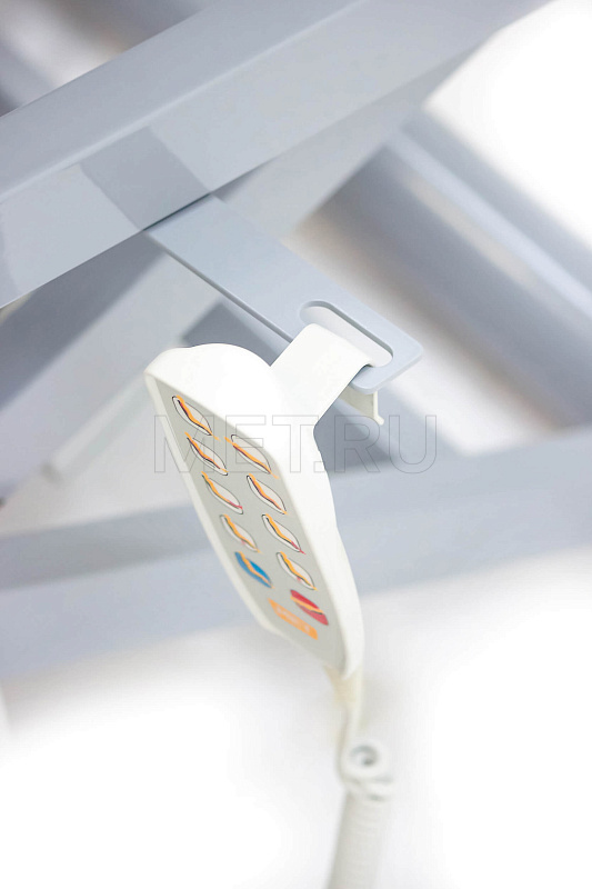 МЕТ KR 16 Гинекологическое кресло-кровать с электроприводом и со стулом для врача в комплекте