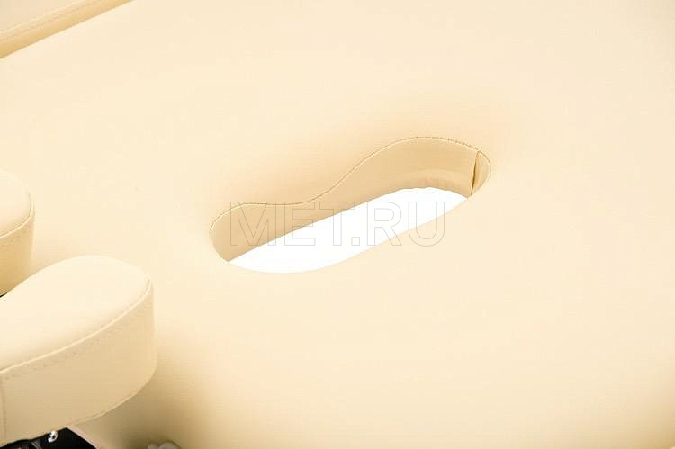 Продублированный лицевой люверс в панели Med-Mos JF-AY 01 Массажный стол складной двухсекционный на деревянном каркасе, кремовый MET