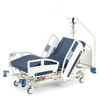 Кровать реанимационная с панелью управления для медсестры и пультом пациента