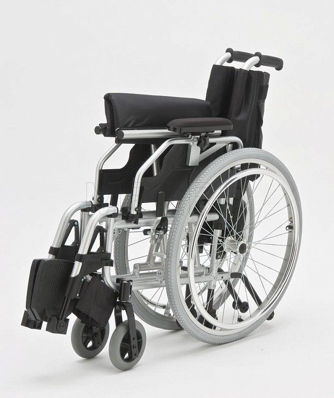 FS 959 LQ-46 Кресло-коляска c транзитными колёсами и регулировкой высоты от производителя