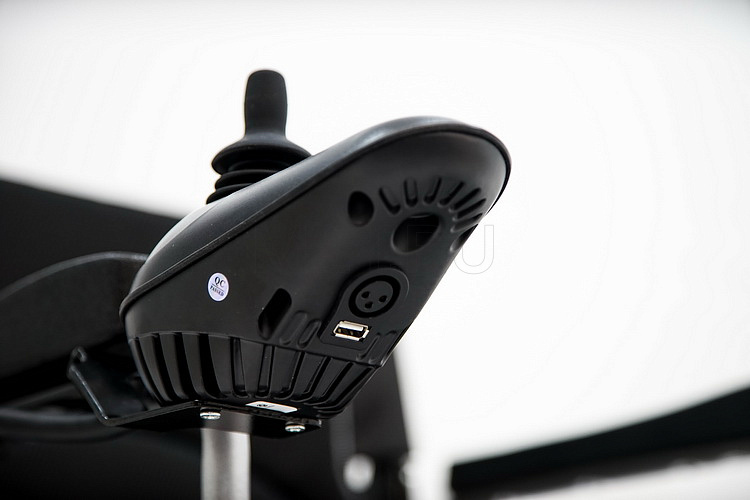 MET COMPACT 21 Li Электрическое кресло-коляска с литиевым аккумулятором MET