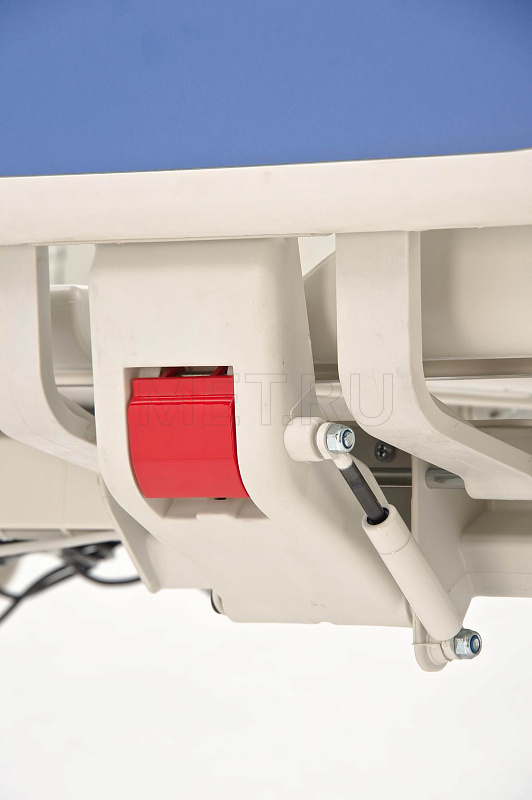 MET TATRA Реанимационная  кровать с ВЕСАМИ на   колоннах- DeWert от производителя