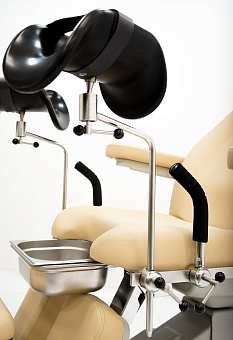 Гинекологическое электроприводное кресло в комплекте со стулом врача, бежевое