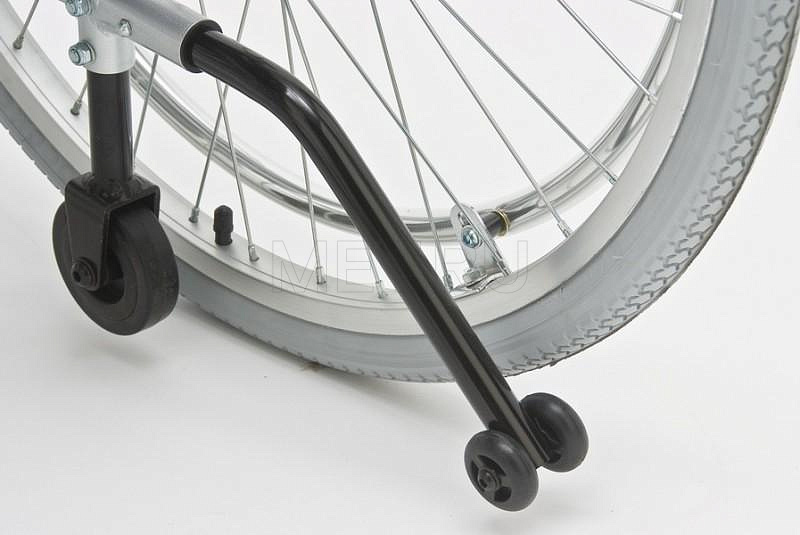 FS 959 LQ-46 Кресло-коляска c транзитными колёсами и регулировкой высоты MET