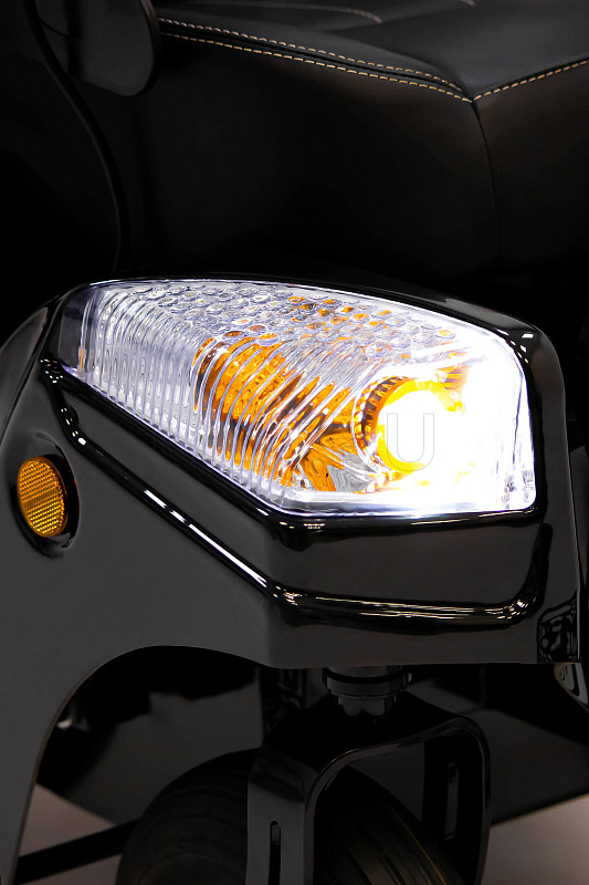 MET INVACAR Кресло-коляска с электроприводом МЕТ