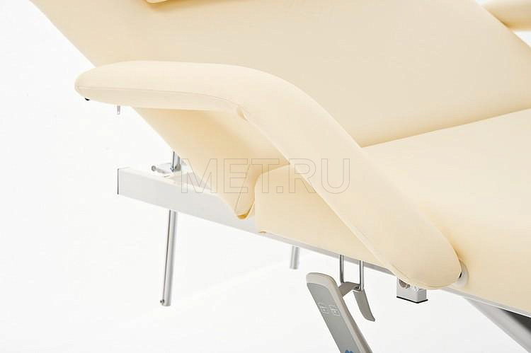 DB-9 (КО-022) Стол массажный стационарный с электроприводной регулировкой высоты, кремовый MET