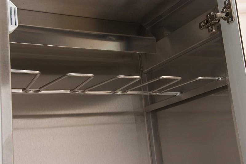 МЕТ-S43 (56*40*188) Одностворчатый шкаф для эндоскопов из нержавеющей стали МЕТ