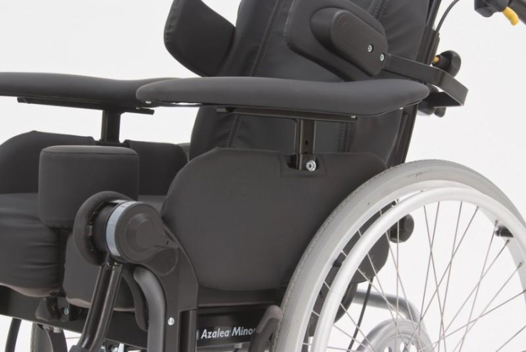 Invacare REA Azalea Minor Кресло-коляска комфортное маленького размера