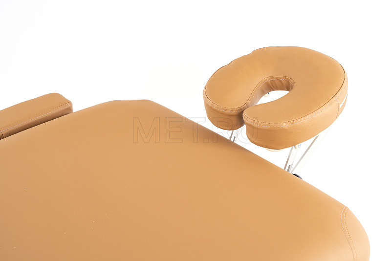 MET Comfort PRO W3 Стол массажный на деревянном каркасе, с трёхсекционной панелью коричневого цвета MET