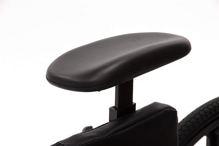 FS204 BJG NEW Кресло-коляска  с сиденьем автомобильного типа, шириной 46 см MET