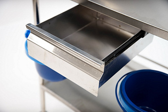 Столик манипуляционный из нерж.стали с выдвижным ящиком и 2 полками