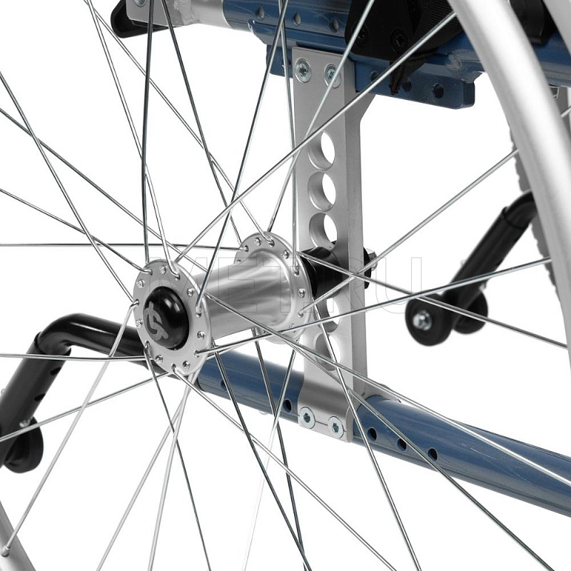 Delux 550 Delux 550 Инвалидное кресло-коляска с регулируемой спинкой (ширина сиденья 40,5 см) МЕТ