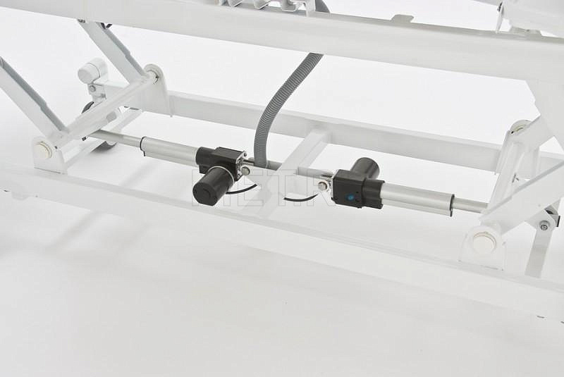 RS305 Функциональная электрическая кровать с центральным тормозом МЕТ