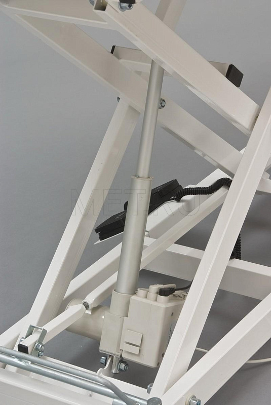 СММ-03-Аском (х.302) Стол массажный МЕТ