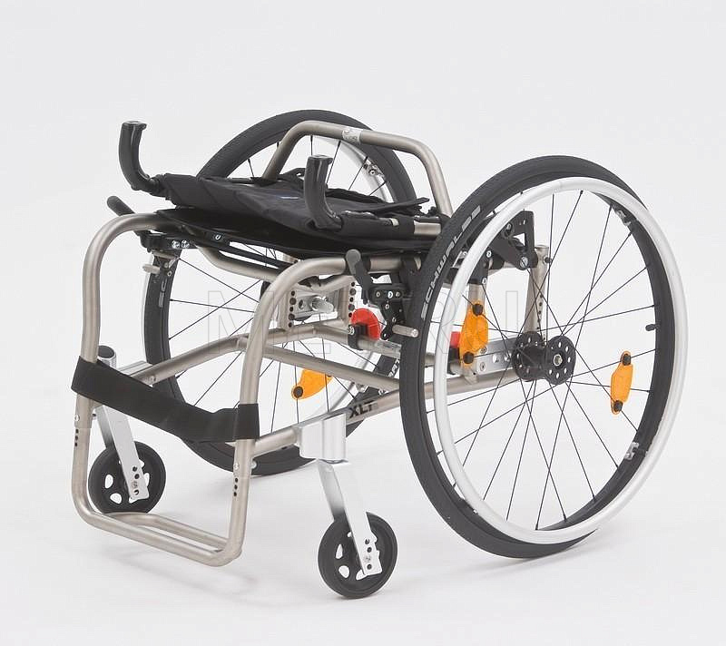 Invacare XLT Kресло-коляска активного типа с титановой рамой