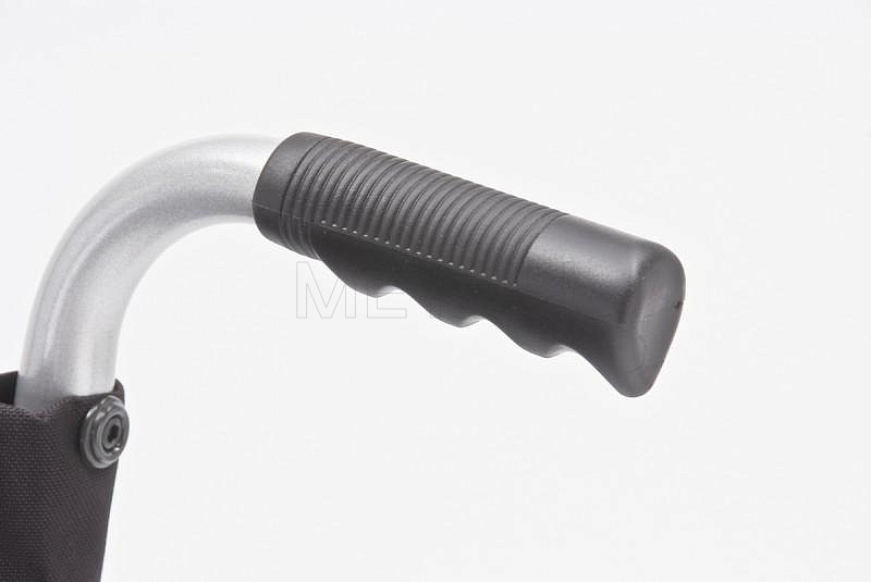 FS 909-46 Кресло-каталка инвалидное MET