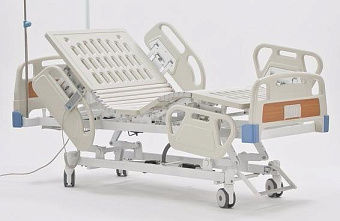 Функциональная электрическая кровать с центральным тормозом