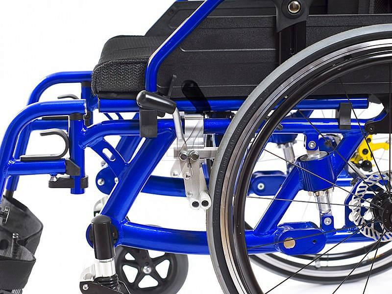 DELUX 530 Кресло-коляска с амортизаторами на всех колёсах МЕТ