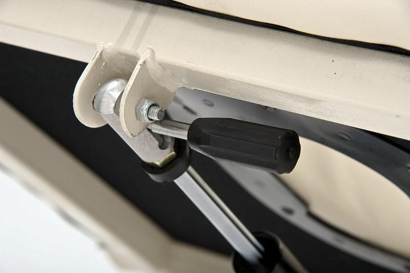 Wendermann Steel 9 Type 2 Cream Стол массажный/перевязочный трехсекционный с электроприводом, кремовый