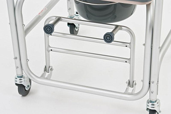 Кресло-коляска с санитарым оснащением